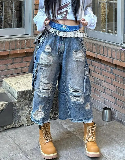 Load image into Gallery viewer, Women's Vintage Old Baggy Denim Shorts Distressed Denim Cropped Pants
