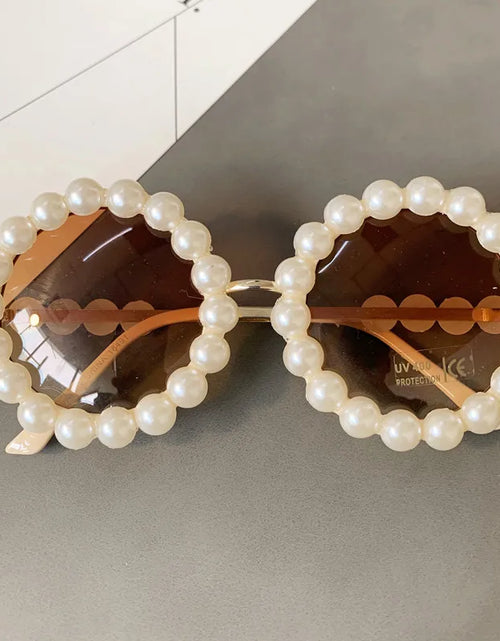 Load image into Gallery viewer, Pearl Round Sunglasses  Small Frame Oval Vintage Sunglasses
