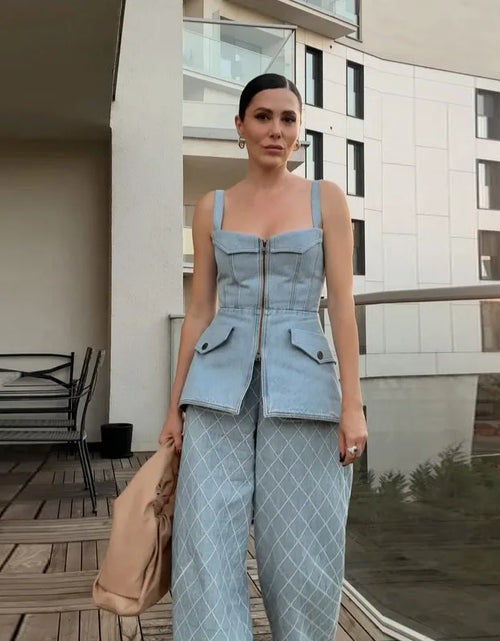 Load image into Gallery viewer, Women's Sleeveless Denim Vest Backless Zippers Tank Top with Pocket Summer 2026 Spring
