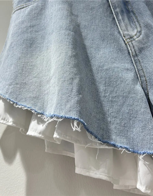 Load image into Gallery viewer, Women's Patchwork Hem Wash Denim Shorts Summer Trendy High Waist A-line Shorts
