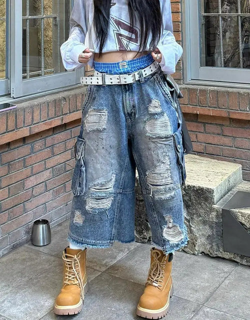 Load image into Gallery viewer, Women's Vintage Old Baggy Denim Shorts Distressed Denim Cropped Pants
